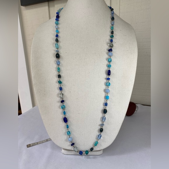 Group of three blue tone necklaces - Picture 4 of 11